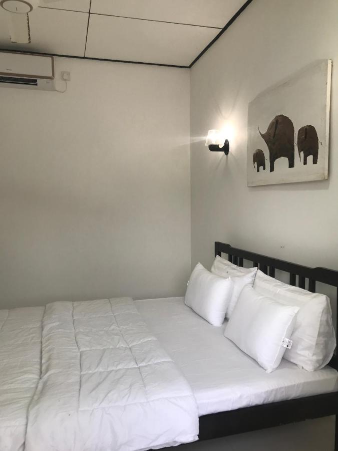 Hotel Sun & Fun Hikkaduwa Esterno foto